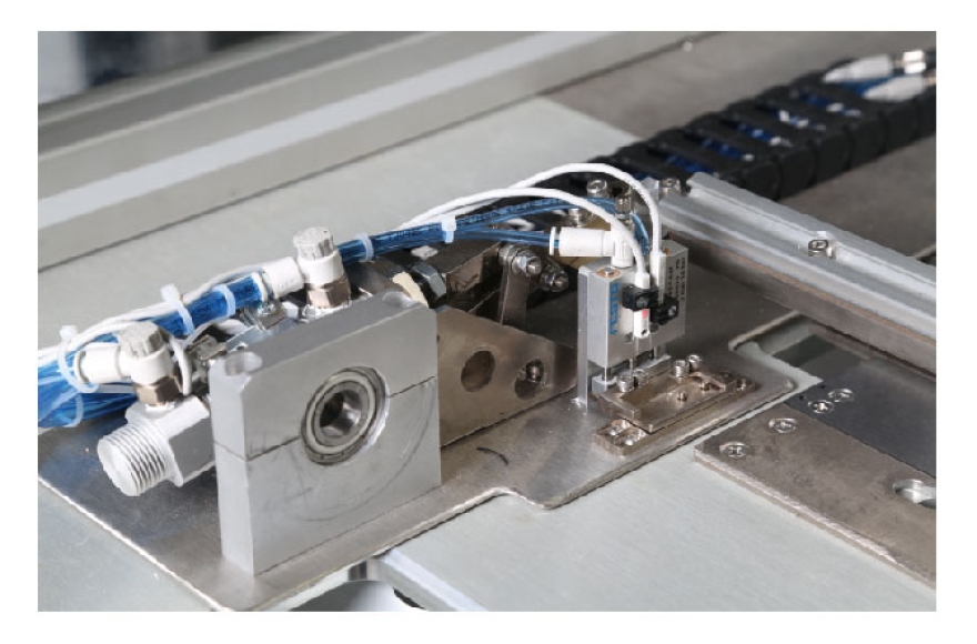 米兰app官网入口汽车天窗卷阳帘前边缝纫机