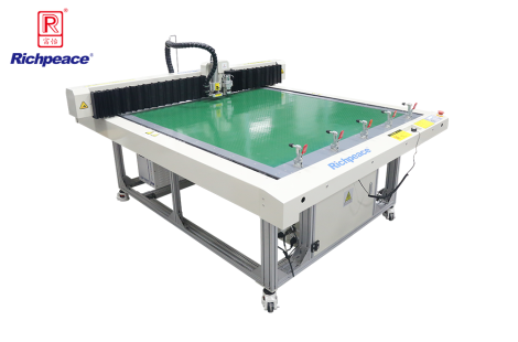 米兰app官网入口电脑模板切割机