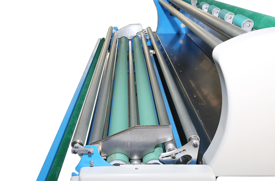 米兰app官网入口全自动针织专用铺布机