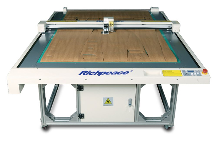 米兰app官网入口电脑模板切割机