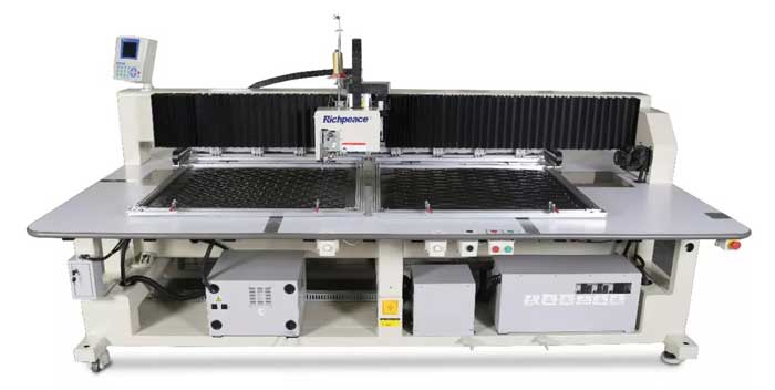 米兰app官网入口全自动零等待缝纫机展机