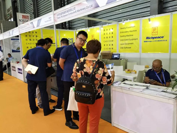 参观米兰app官网入口三合一电脑裁床