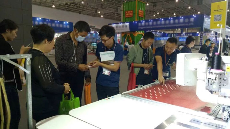 展商围观米兰app官网入口展机