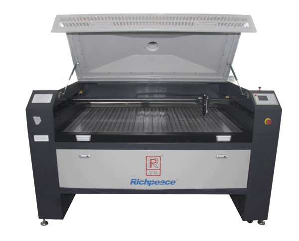 米兰app官网入口激光雕刻切割机展机