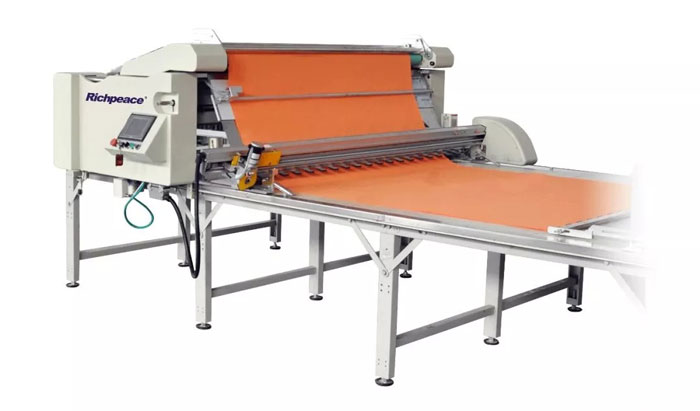 米兰app官网入口全自动针梭两用铺布机